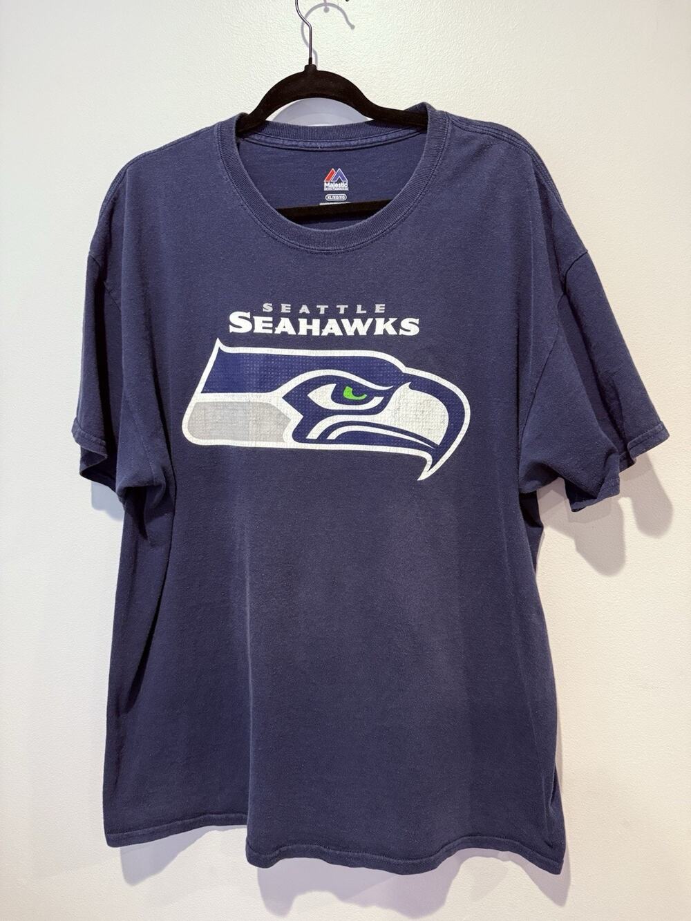 Early 2000s Seattle Seahawks Graphic Navy Logo XL TShirt Majestic Bangor PA NFL